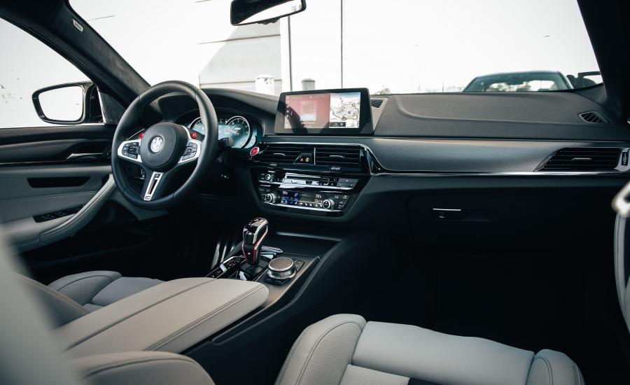 Торпедо BMW M5 Competition (F90) 2018 года  (NA) (фото 10 из 40)